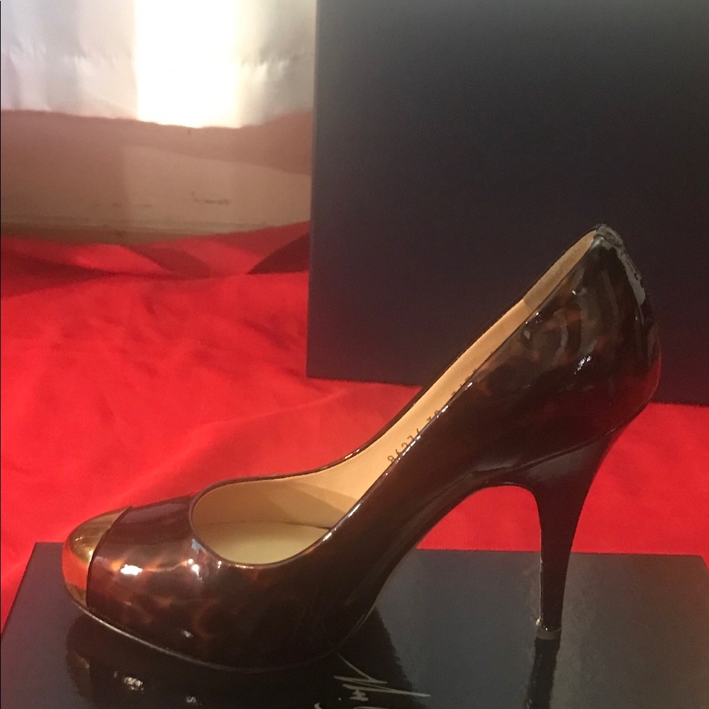 Giuseppe Zanotti brown gold 4 1/2 inches pump